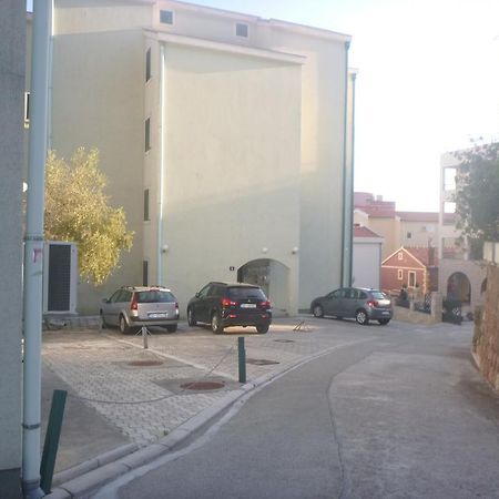 Apartman Ozi Petrovac Extérieur photo
