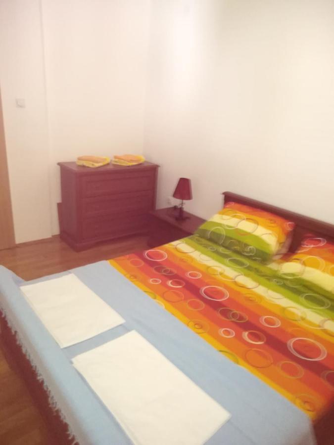 Apartman Ozi Petrovac Extérieur photo