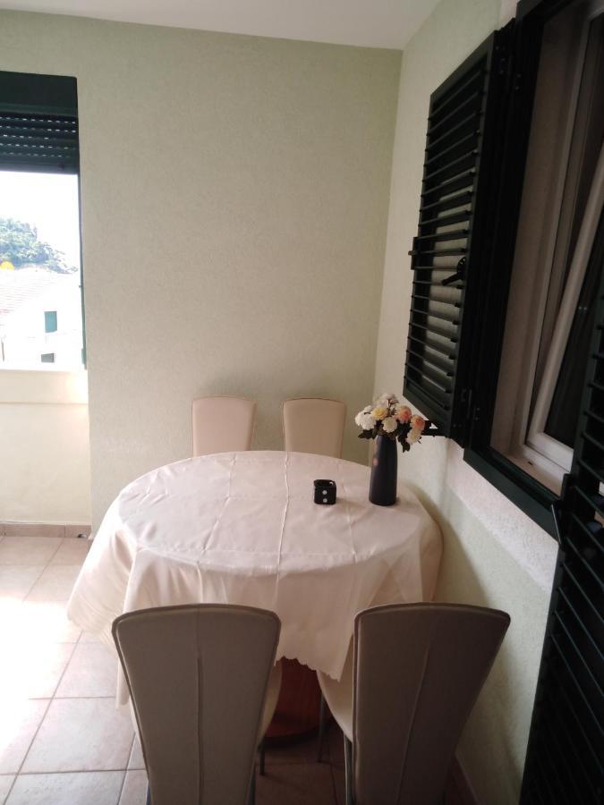 Apartman Ozi Petrovac Extérieur photo