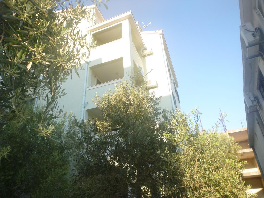 Apartman Ozi Petrovac Extérieur photo